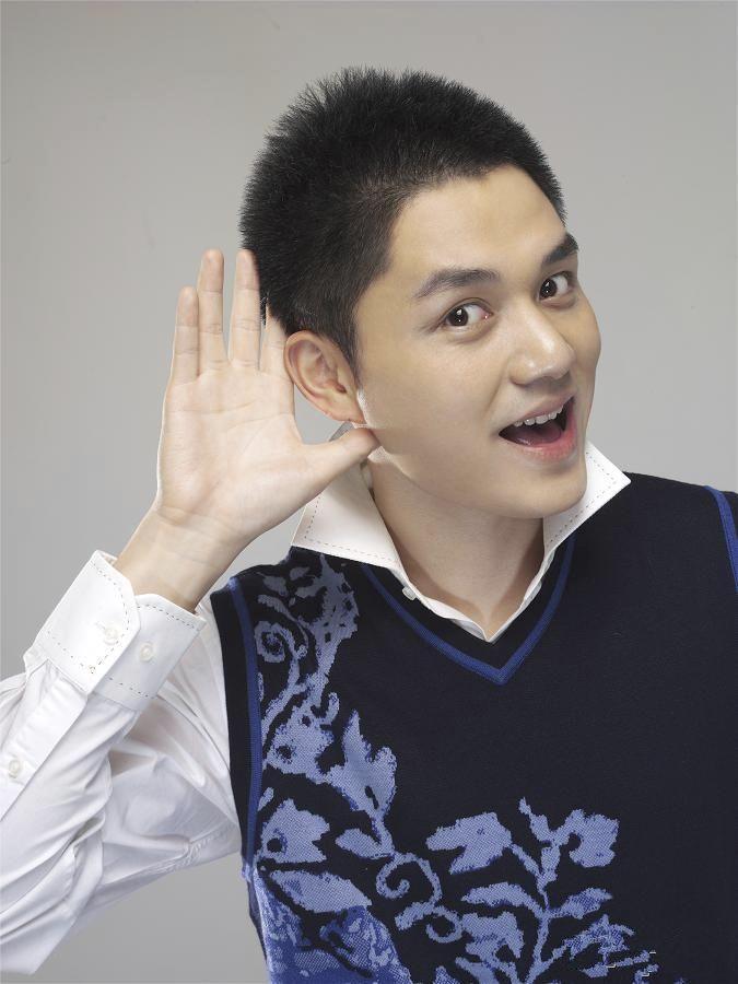 顶梁柱, 因同性恋绯闻隐退, 如今去向不明|综艺盛典|央视|顾斌_新浪