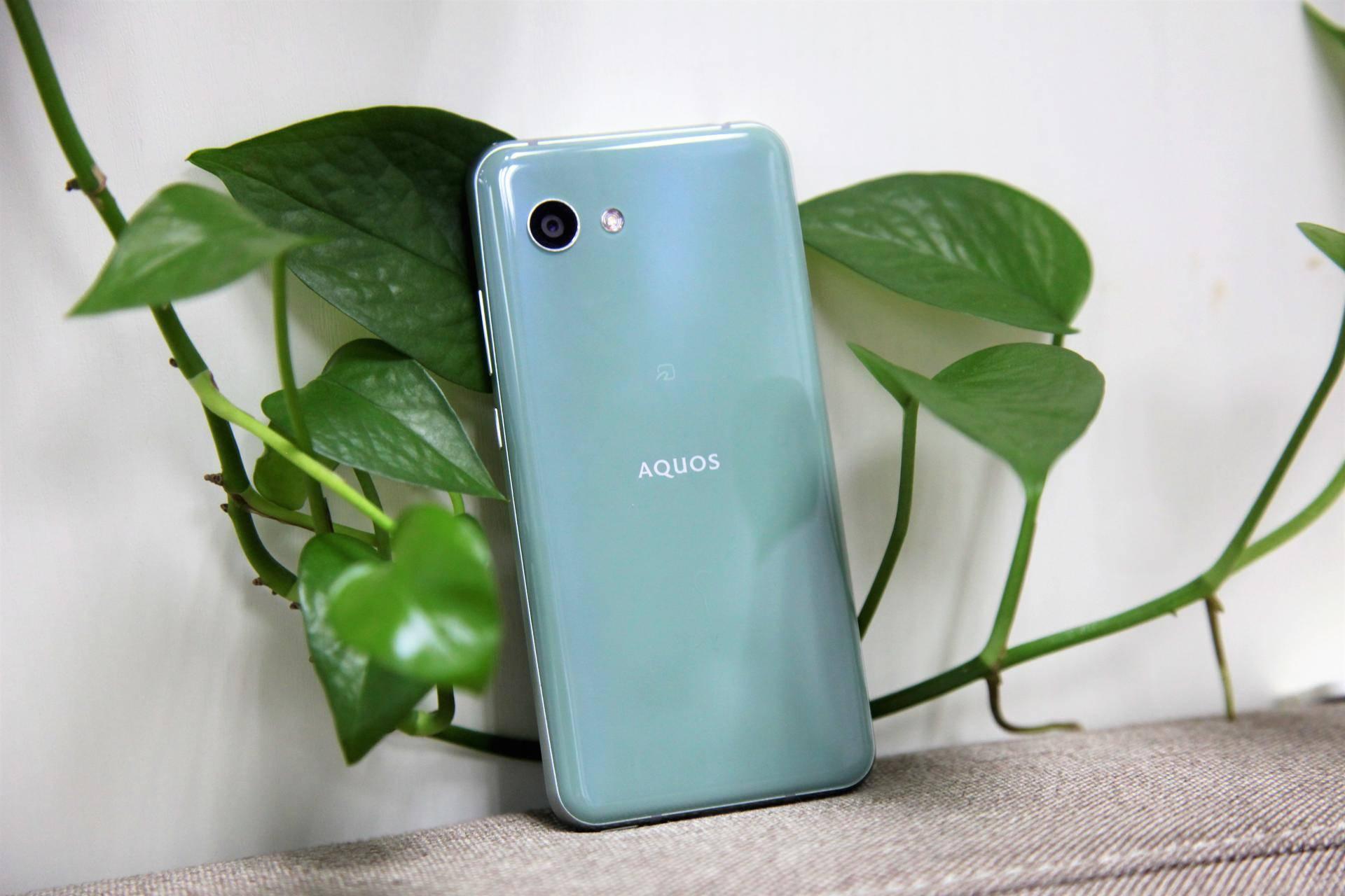 夏普r2 compact测评:120hz刷新率 骁龙845 但这外观让人难以接受