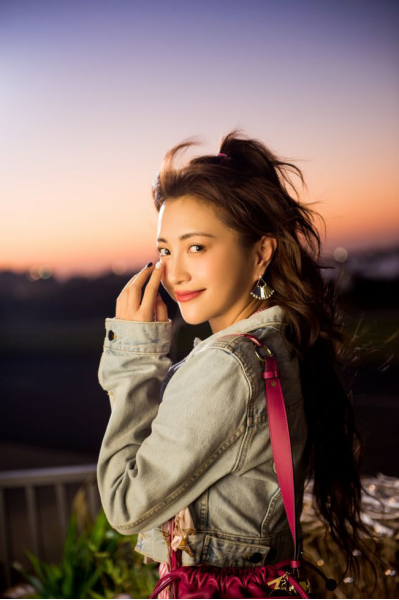 《妻子的浪漫旅行》包文婧 转身晋升luxury rebel时尚大片女神