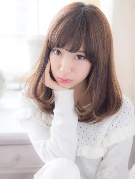 五款适合胖圆脸女生的发型