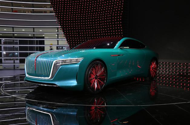 从效果图上看,这是一款大型双门gt跑车,它引入了全新红旗logo,"尚,致