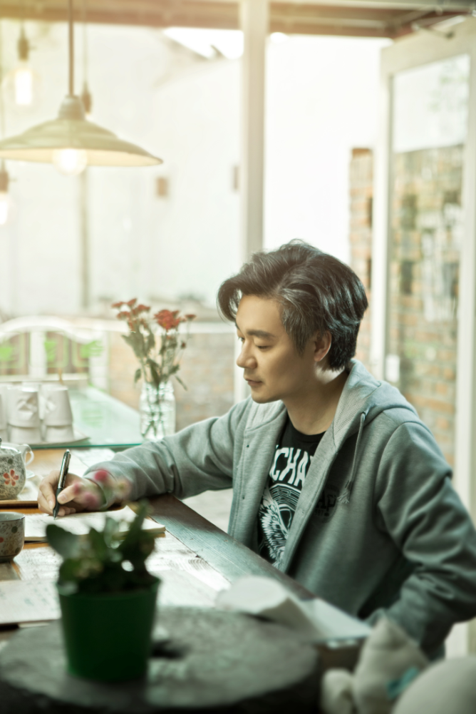 张嘉佳首次修订《从你的全世界路过》   新增文章《终点》