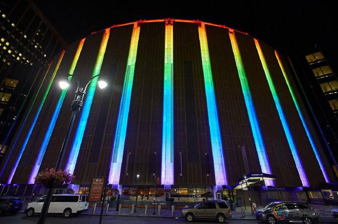 纽约近20座标志建筑将以彩虹灯光照亮天际
