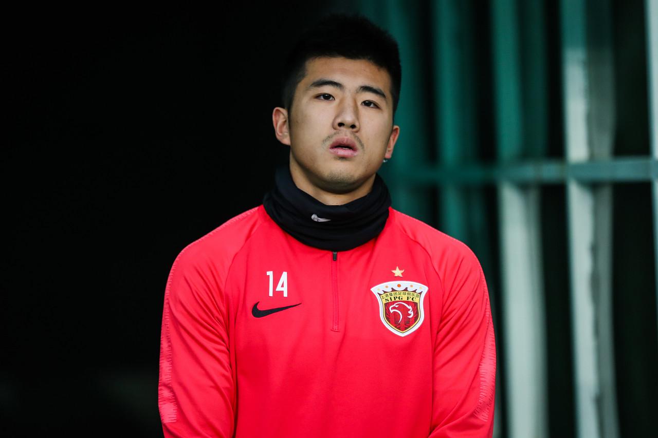 李圣龙调侃:后脑中了文宣民一拳,不会变傻吧?