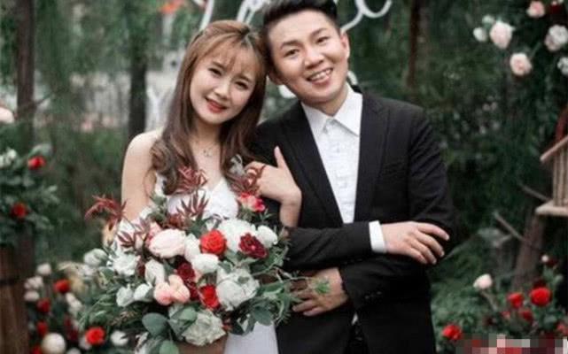 演员卢鑫人气暴涨,成喜剧圈新秀,妻子产子却在产房举办相声大会