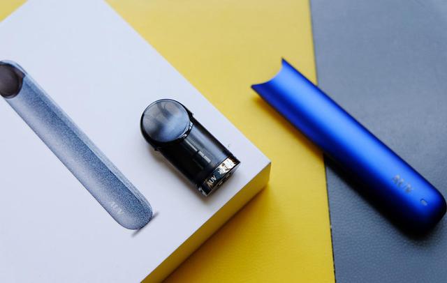 潮流时尚替烟新选择auv换弹雾化电子烟评测