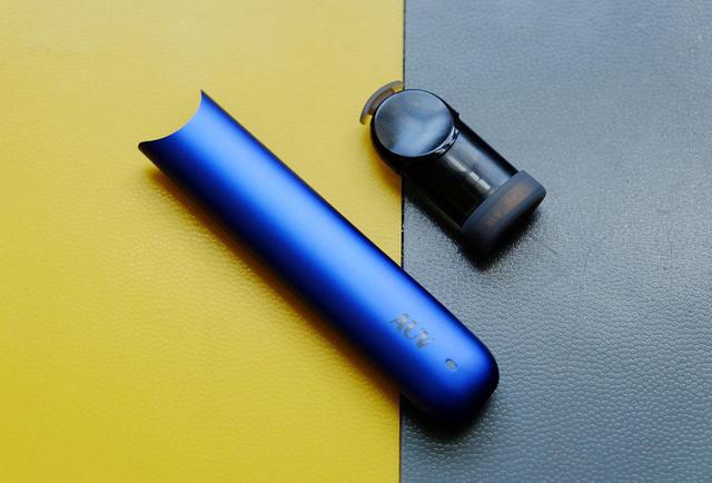 潮流时尚替烟新选择auv换弹雾化电子烟评测