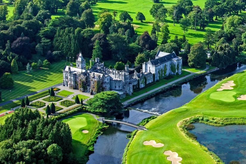 据网友爆料,张若昀和唐艺昕的婚礼场地是爱尔兰利默里克郡阿黛尔庄园