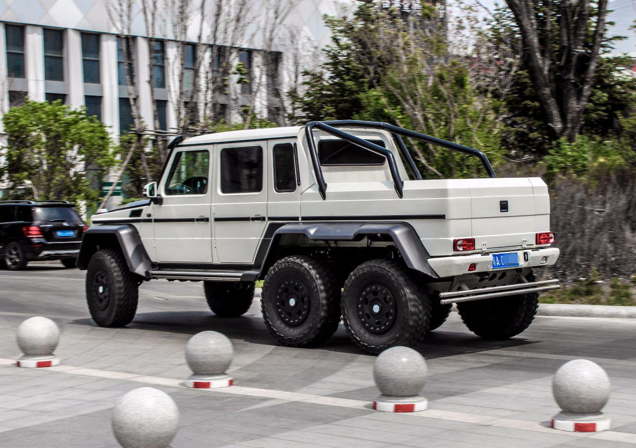 国内最贵越野车,988万,一共有3台,其中一台自燃过