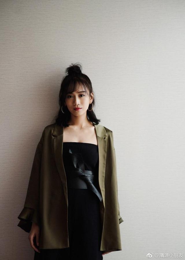 同为《芳华》出身，为何王可如无论时尚还是影视资源都会好过苗苗