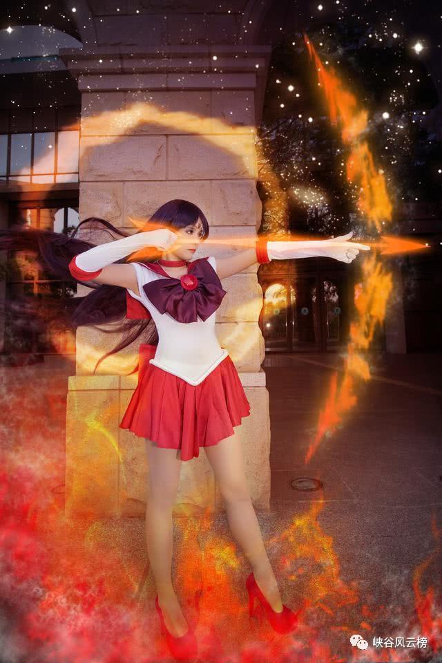 《美少女战士》cos来一组,小姐姐扮演的火野丽,加上特效很酷