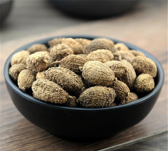 农村这个阳春砂,看起来很像杨梅,市场上大概400元1斤