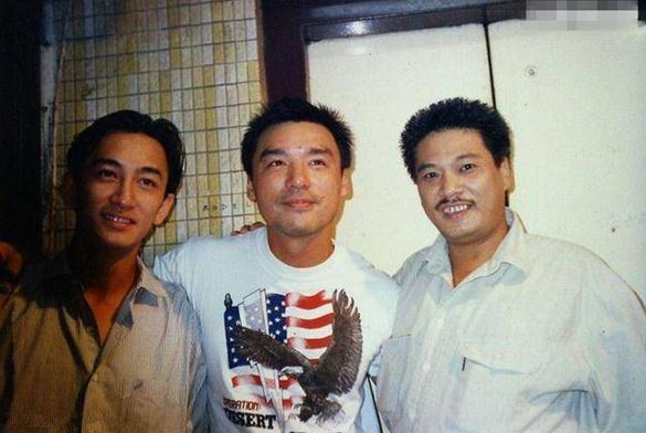 林俊贤一炮走红后,tvb对他更加的看好,大制作的电影电视剧资源纷纷为