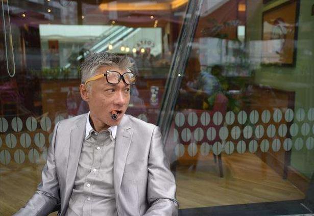 为他配戏,经商破产再复出已三线开外|林俊贤|刘嘉玲|梁朝伟_新浪新闻