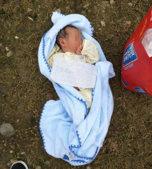 为收养婴儿上户口方便两家人自导自演弃婴报假警