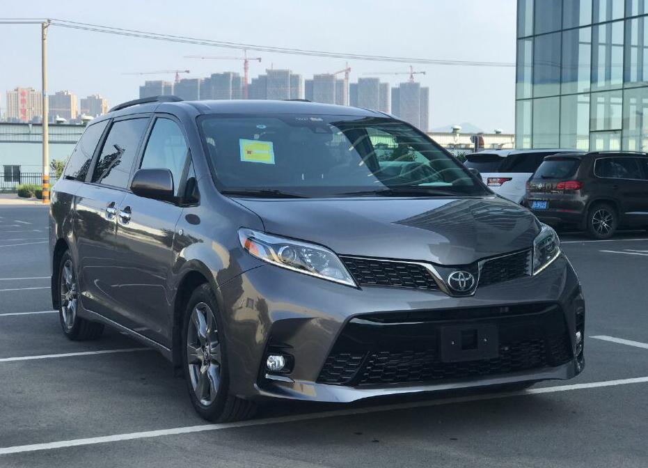 丰田# 最便宜的丰田mpv塞纳来了,配3.5升. 来自auto极速超车 - 微博