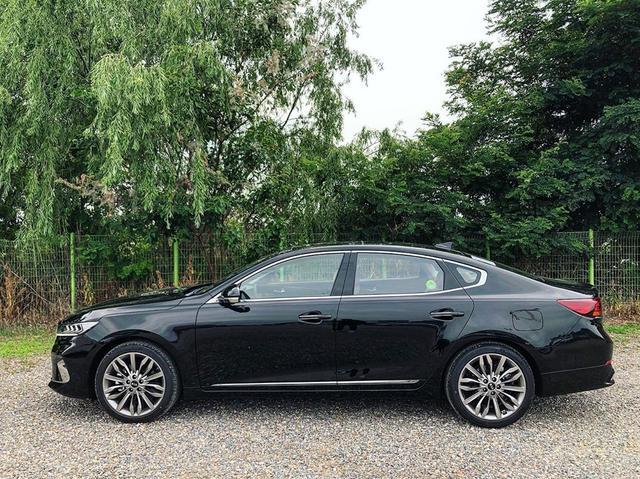 沉稳大气  新款起亚k7海外实车街拍