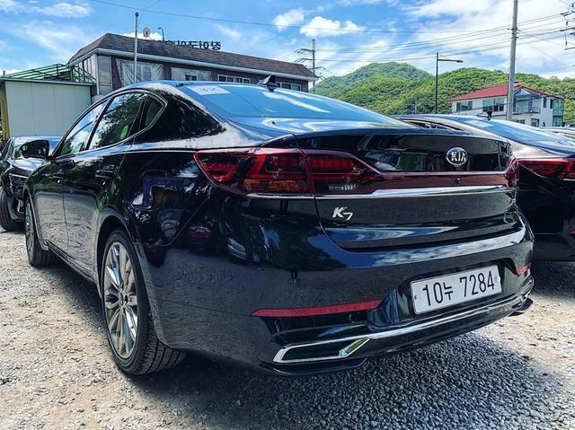 沉稳大气  新款起亚k7海外实车街拍