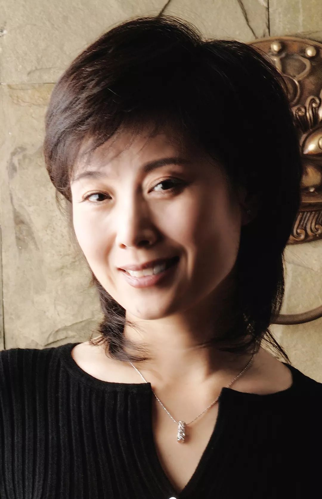 朗读者演员郑铮丨在人心的深度中看见浪漫