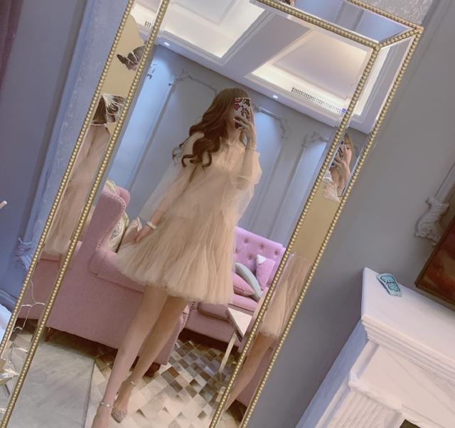 郭艾伦女友马阳阳晒美照,身材高挑颜值高,与大侄子很恩爱