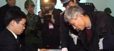 东北"黑帮教父", 比乔四还狂,扇刘德华耳光,还打残副市长儿子