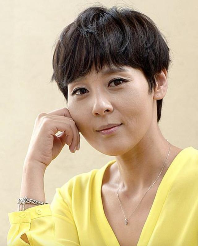 韩国妈妈专业户演员自杀身亡 韩国娱乐圈自杀率为何居高不下?