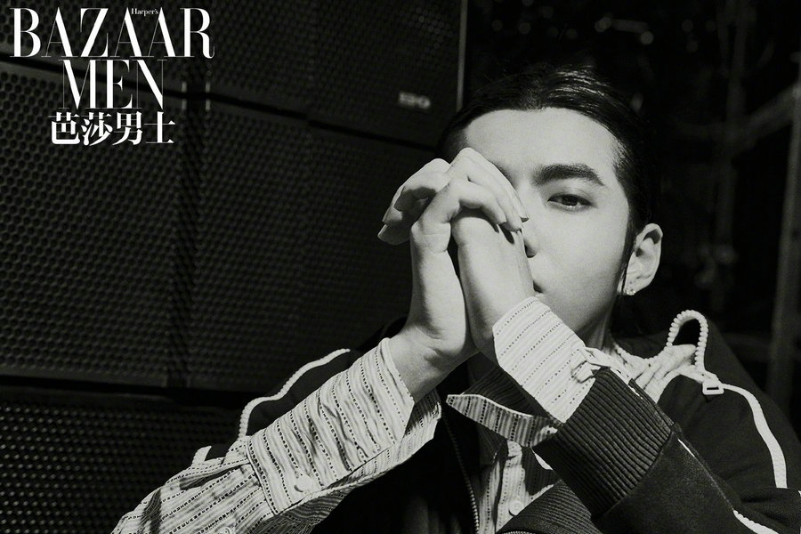 吴亦凡《芭莎男士》7月刊封面释出