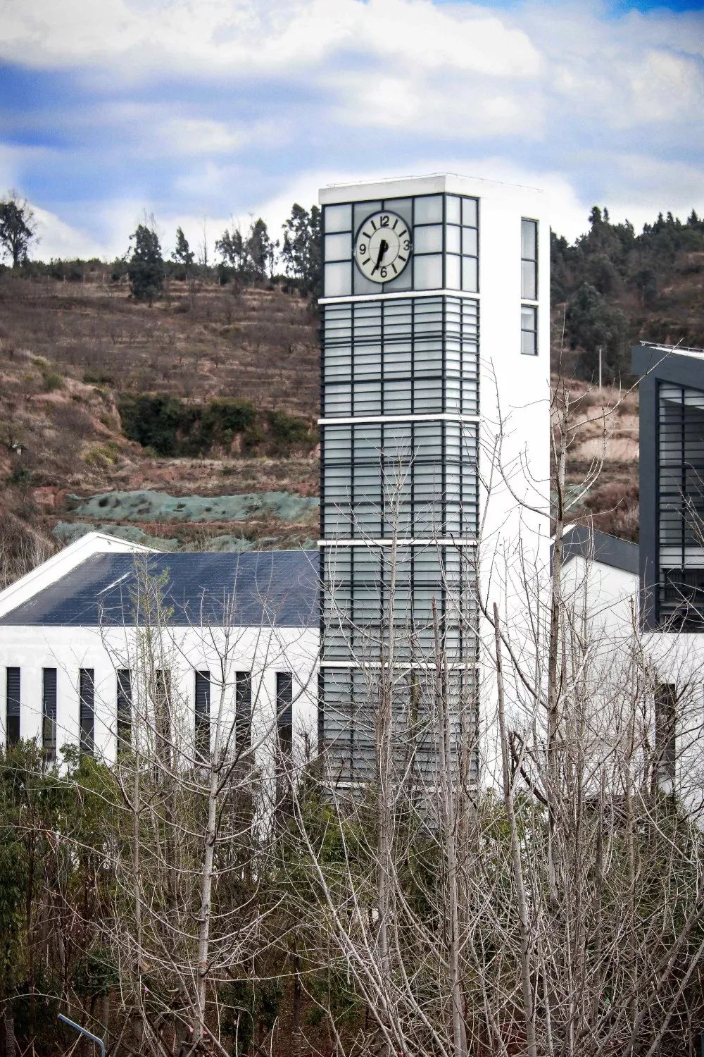 组成,师资包含北大, 川大等985,211中国名校和利兹大学,纽卡索大学