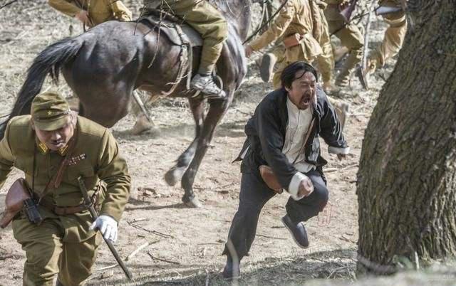 新四军痛歼日伪军之战,这种冷兵器为啥派上了大用场?