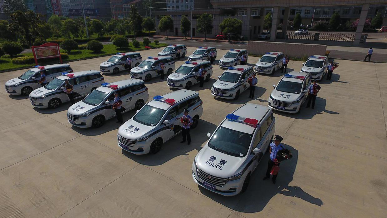 科技安全保驾护航汉腾v7成警务用车新标杆