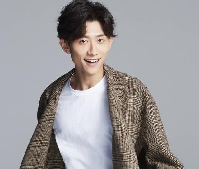 杨紫和张一山拒绝自己的蜡像和对方的放在一起默契到理由都一样