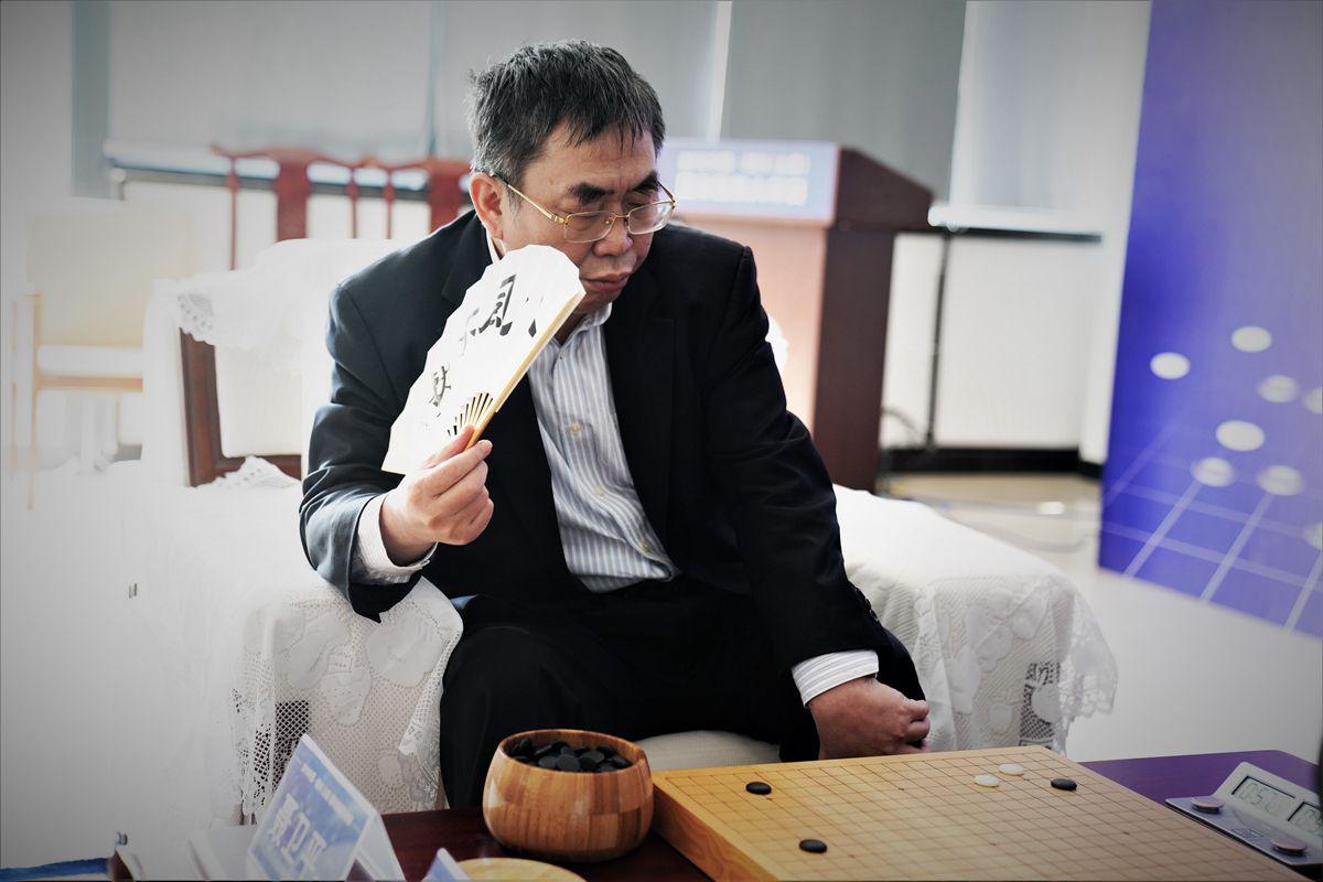 中国棋圣经历3次婚姻,9次化疗抗癌,儿子加入日本籍不跟他姓