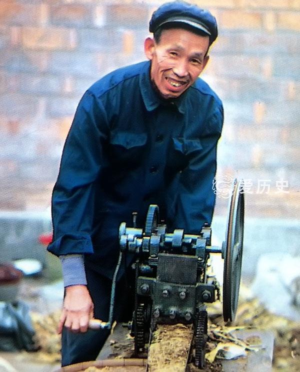 70年代末的柳州珍贵彩照 繁荣的自由市场 这里有最早的印象刘三姐