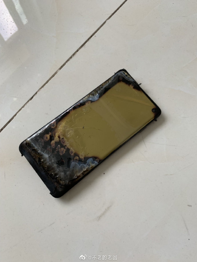 三星galaxy s10惨烈爆炸,官方收走手机就不回应了