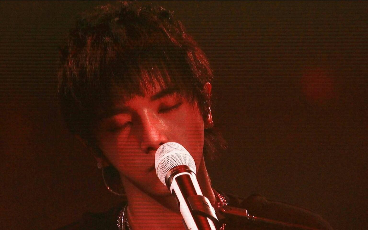 黄磊用手机搜寻岳云鹏身份,却出现华晨宇的名字,实红的标志之一