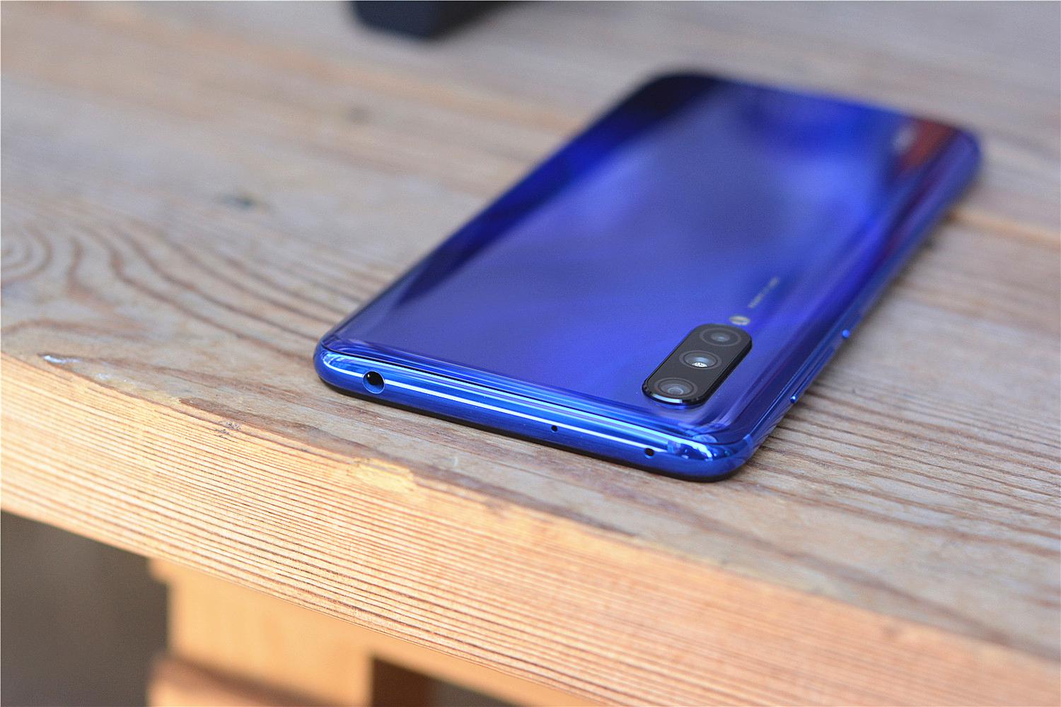 小米cc9开箱高颜值拍照手机仅1799元起要和ov抢女性市场