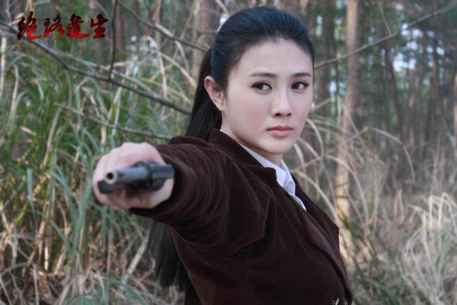 公路片 抗战剧节奏紧凑不拖沓 白丽成为"最辛苦"女特工《绝路逢生》