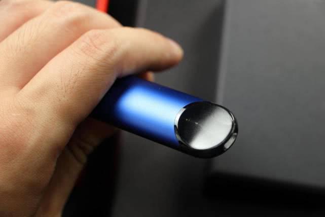 替烟戒烟新选择auv电子雾化烟你的潮酷新玩物