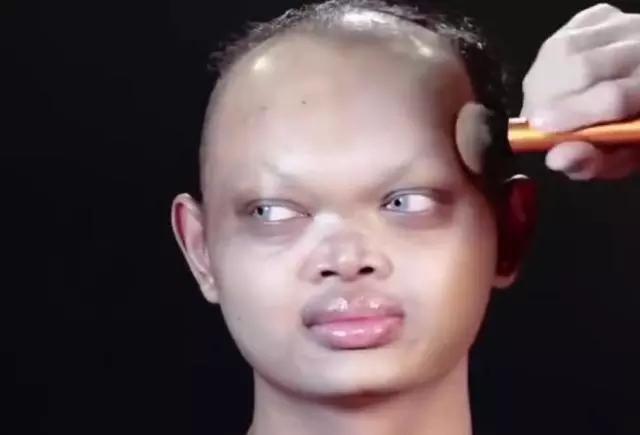 整容级别的化妆技术,面目丑陋的男人化妆成女人后,网友刮目相看