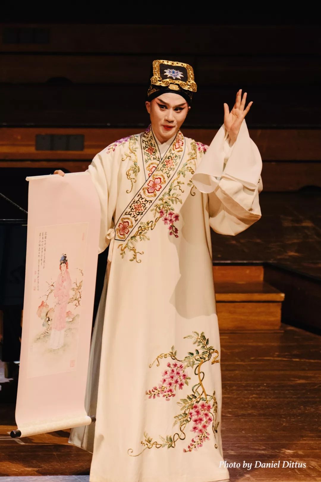 国粹昆曲王子张军携汤显祖《牡丹亭》与莎士比亚《罗朱》在汉堡地标