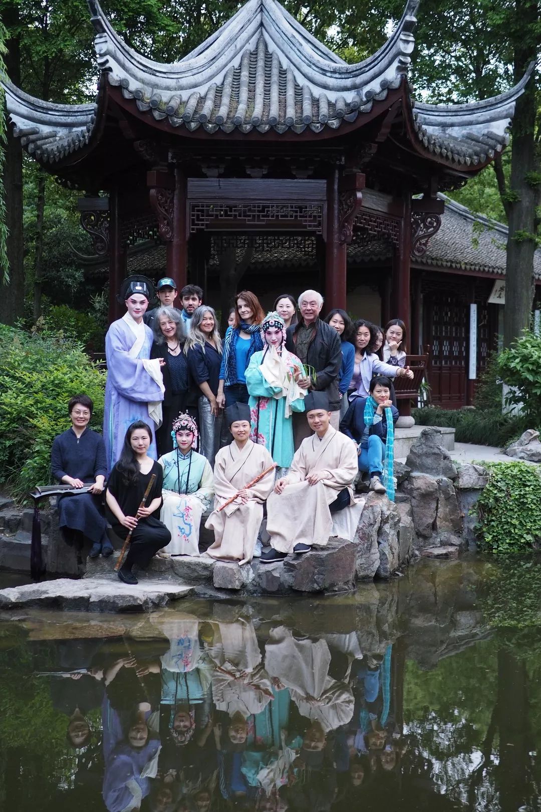 国粹昆曲王子张军携汤显祖牡丹亭与莎士比亚罗朱在汉堡地标音乐厅相遇