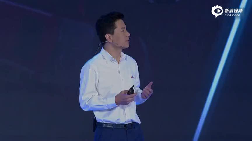 李彦宏 离婚:向李彦宏泼水男子前妻:因这事地方政府人员来过