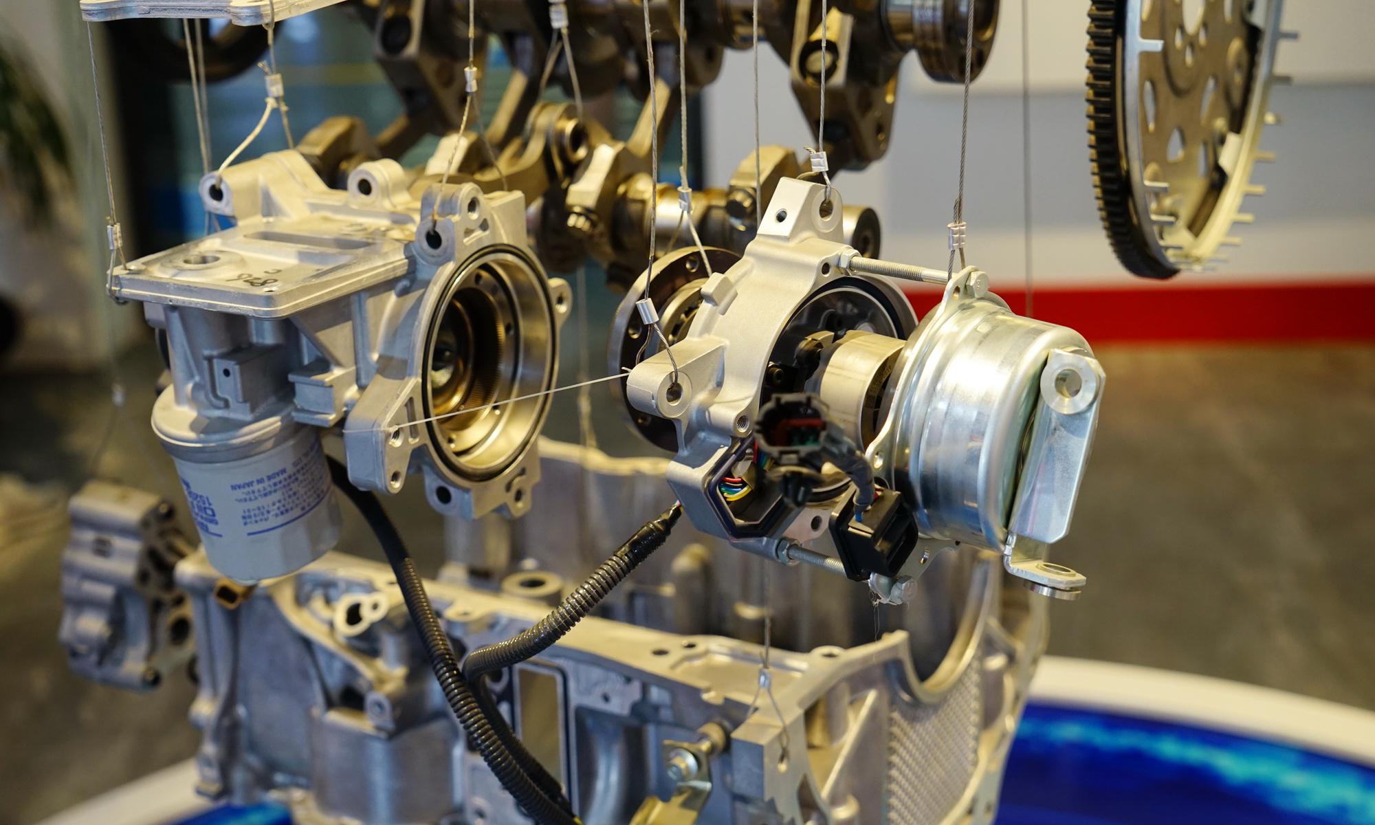 其实就是可变压缩比的黑科技发动机-新浪汽车