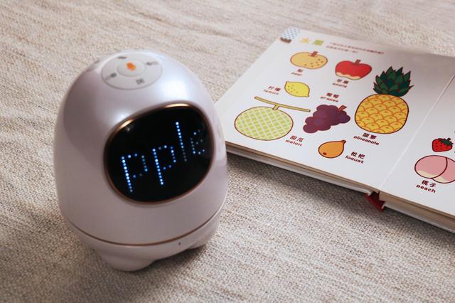 阿尔法蛋61s智能机器人使用体验用孩子思维打动孩子爱上学习