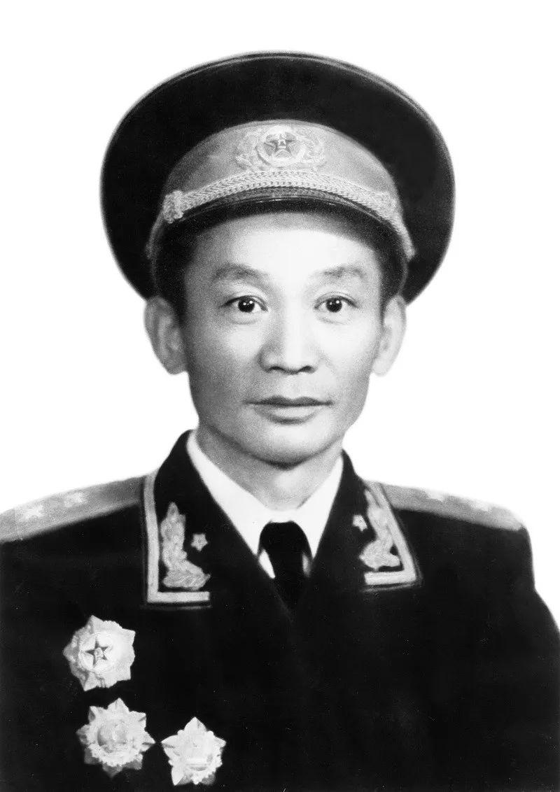 红船开国中将吴先恩之子父亲用关系把我调到前线