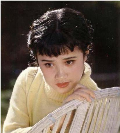 她28岁就获金鸡奖提名,却在当红时隐退经商,复出后演技仍在线