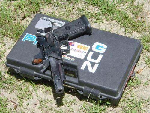 ipsc的改装使得很多枪手选用了特制的器械