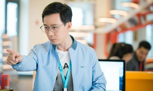 他被称为黄金配角,出道24年一直不红,却因为出演太监大红大紫