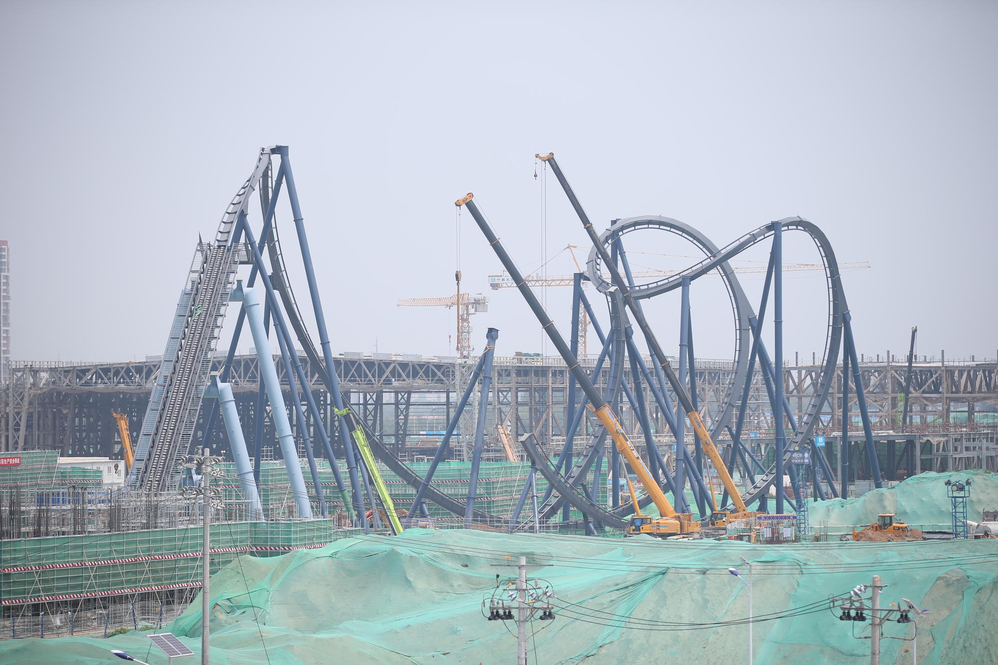 北京环球度假区工地看了看 过山车轨道已经搭起来了|度假区|环球影城