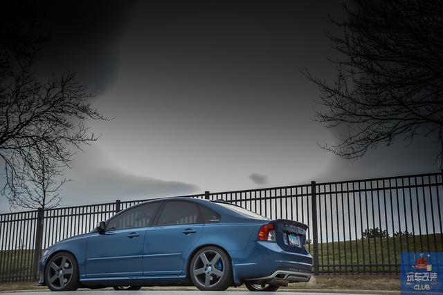 一辆彻头彻尾改装的沃尔沃volvos40